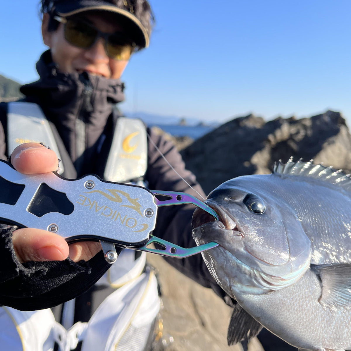 ONIGAKE 鬼掛  Fish Grip