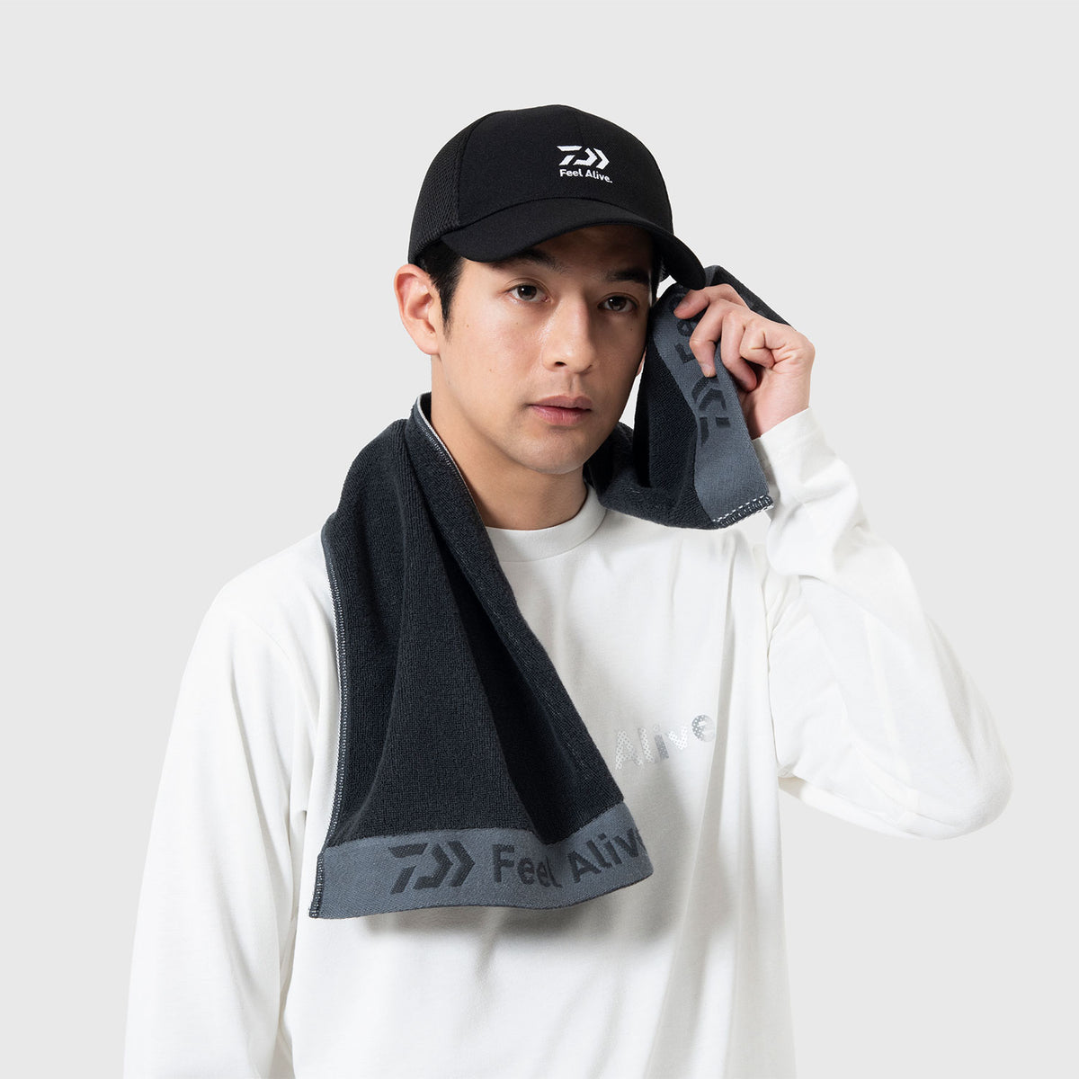 Daiwa DA-9226W Fishing Towel DEO