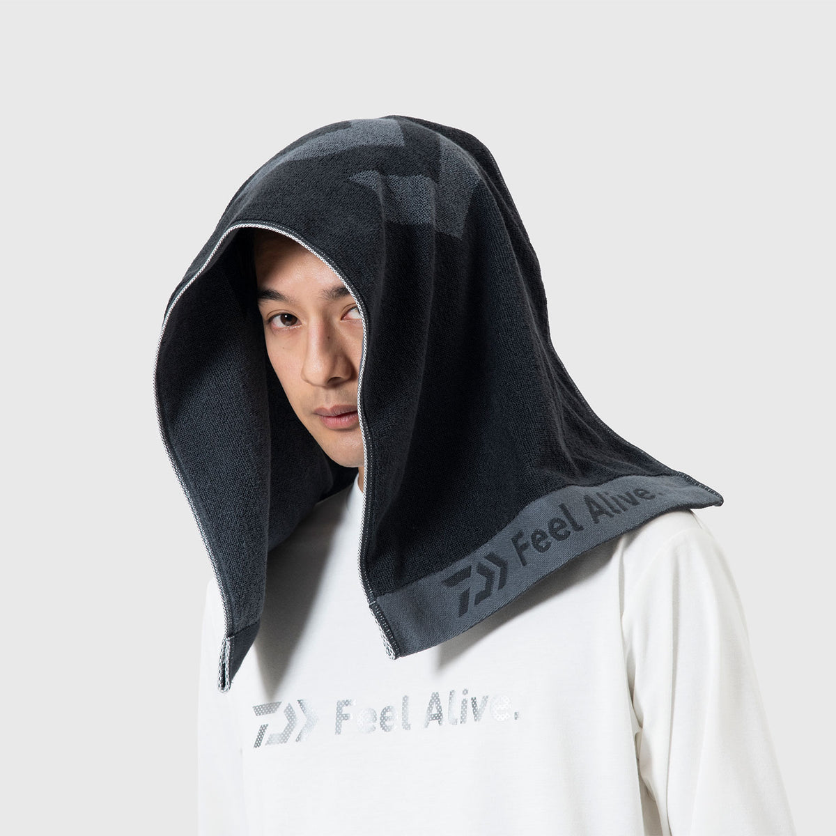 Daiwa DA-9226W Fishing Towel DEO