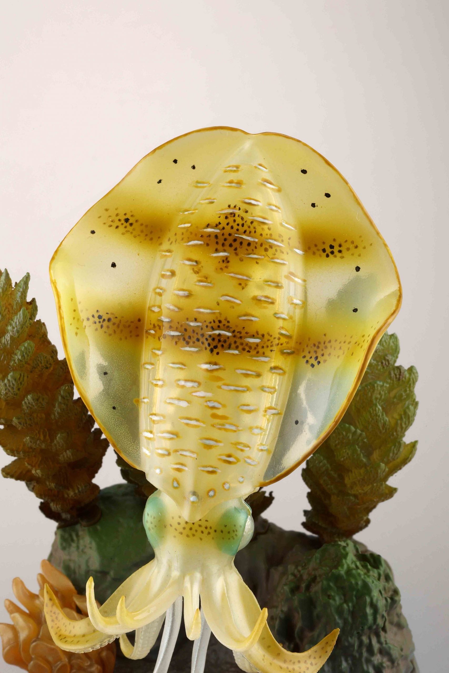 2025 SHIMANO x Kaiyodo 海洋堂 STRIKE FANTASY Bigfin Reef Squid Figure- Limited Color