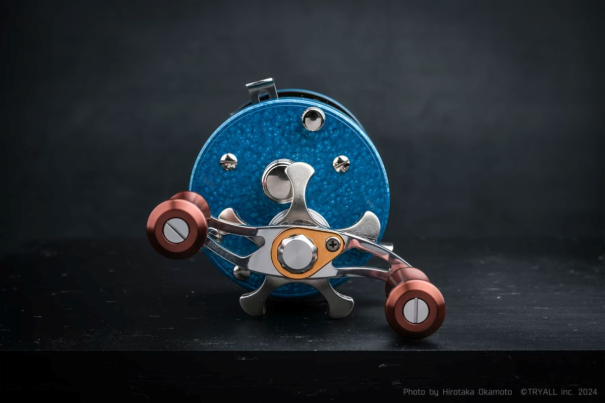 TRY-ANGLE x ISUZU Original Baitcasting Reel TC-01