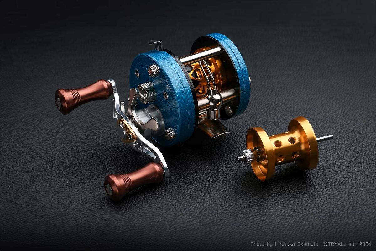 TRY-ANGLE x ISUZU Original Baitcasting Reel TC-01