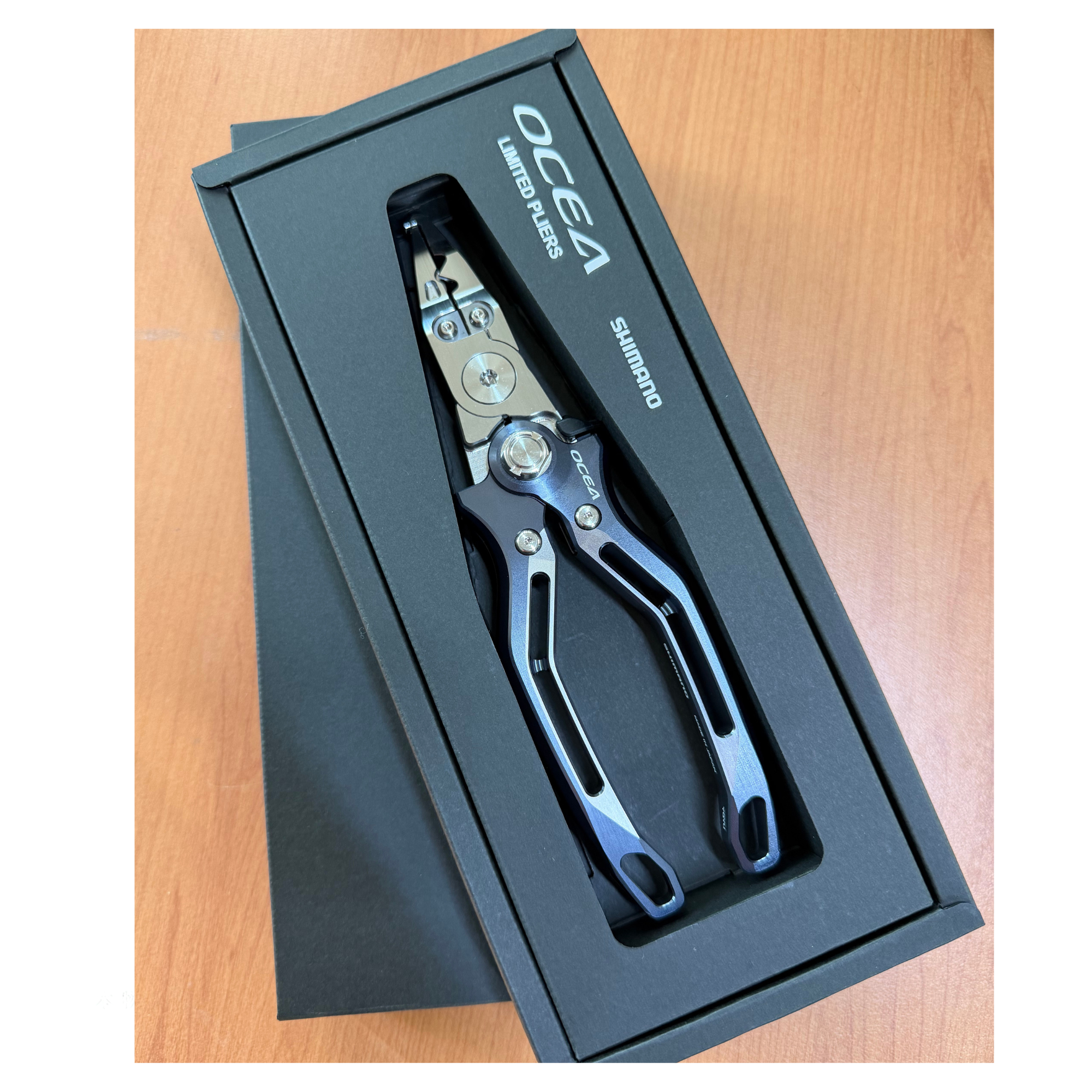 Shimano JDM 2026 OCEA Limited Pliers (Ocea Navy)