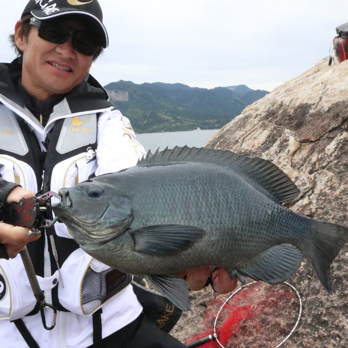 ONIGAKE 鬼掛  Fish Grip
